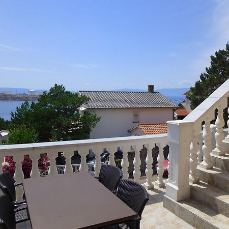 Apartments Villa Rosmarin Omišalj Eksteriør billede