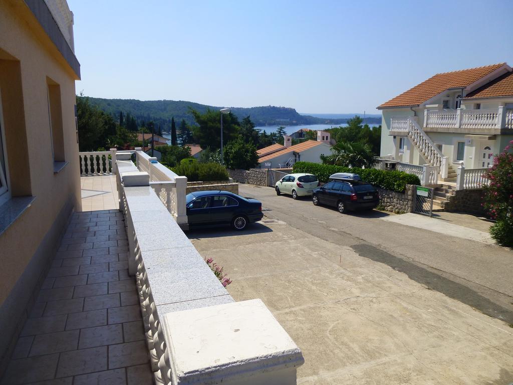 Apartments Villa Rosmarin Omišalj Eksteriør billede