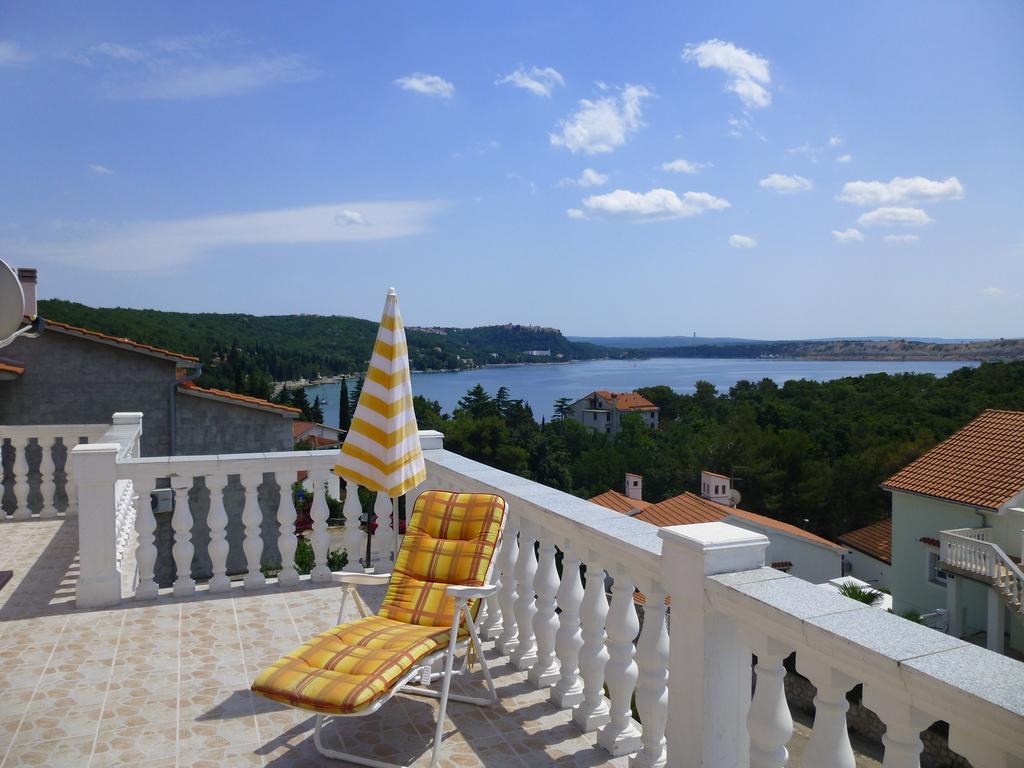 Apartments Villa Rosmarin Omišalj Værelse billede