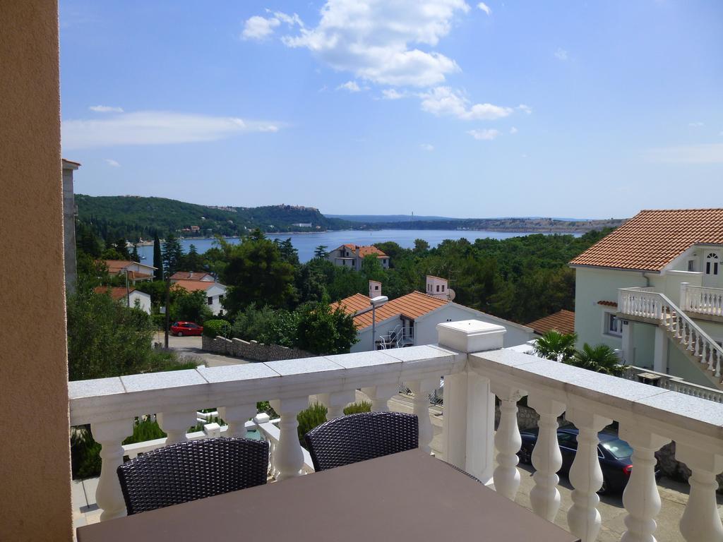 Apartments Villa Rosmarin Omišalj Eksteriør billede
