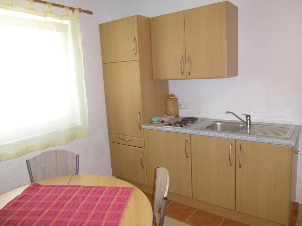 Apartments Villa Rosmarin Omišalj Eksteriør billede
