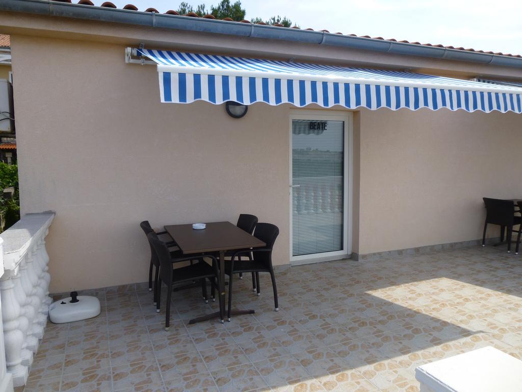 Apartments Villa Rosmarin Omišalj Eksteriør billede