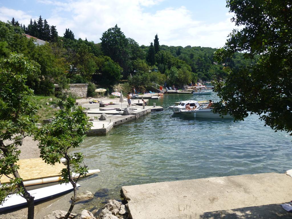 Apartments Villa Rosmarin Omišalj Eksteriør billede