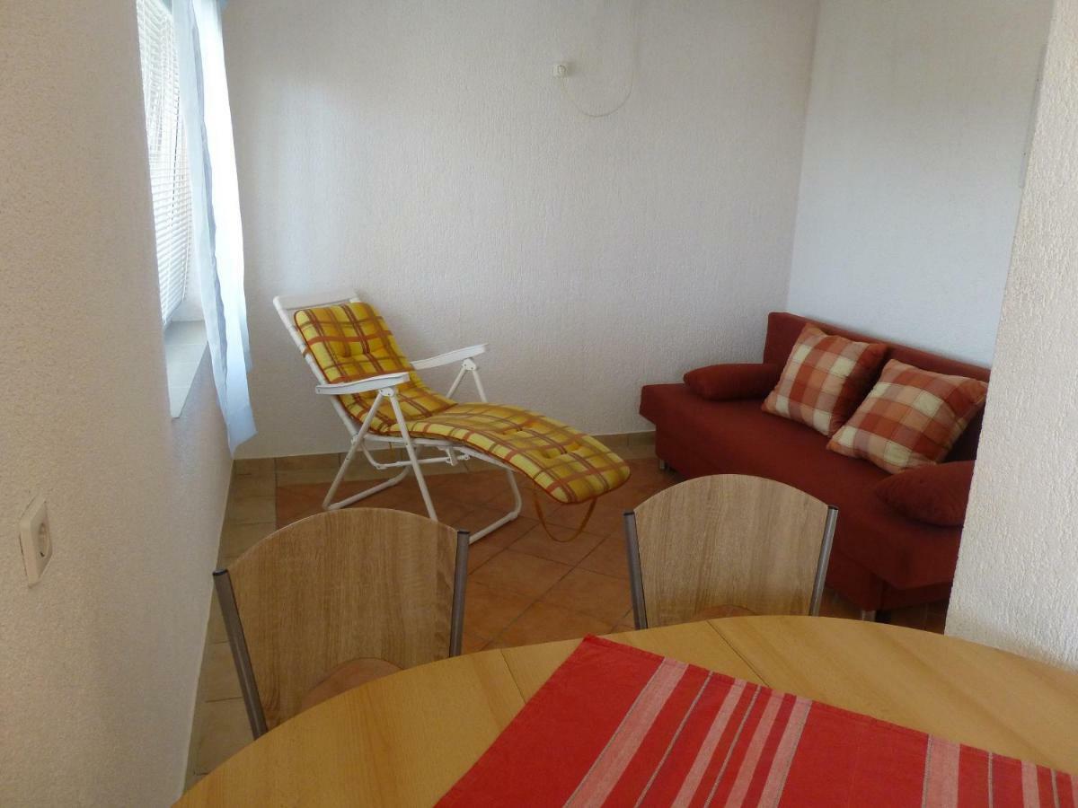 Apartments Villa Rosmarin Omišalj Eksteriør billede