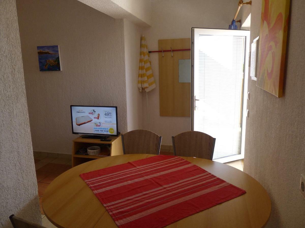 Apartments Villa Rosmarin Omišalj Eksteriør billede