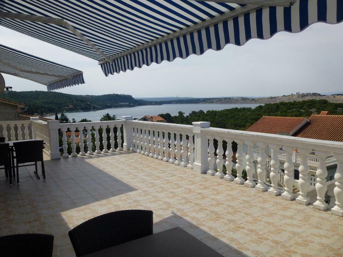 Apartments Villa Rosmarin Omišalj Eksteriør billede