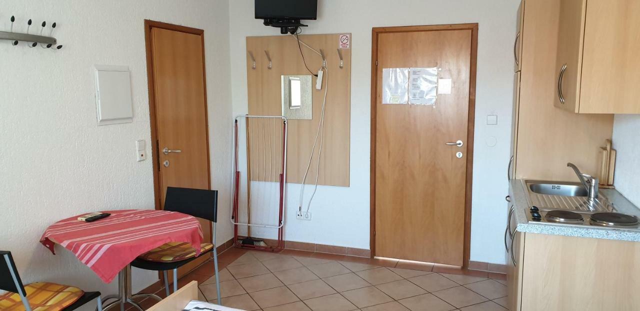 Apartments Villa Rosmarin Omišalj Eksteriør billede